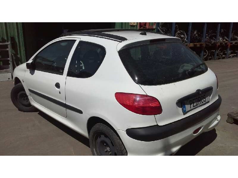 peugeot 206 berlina del año 2002