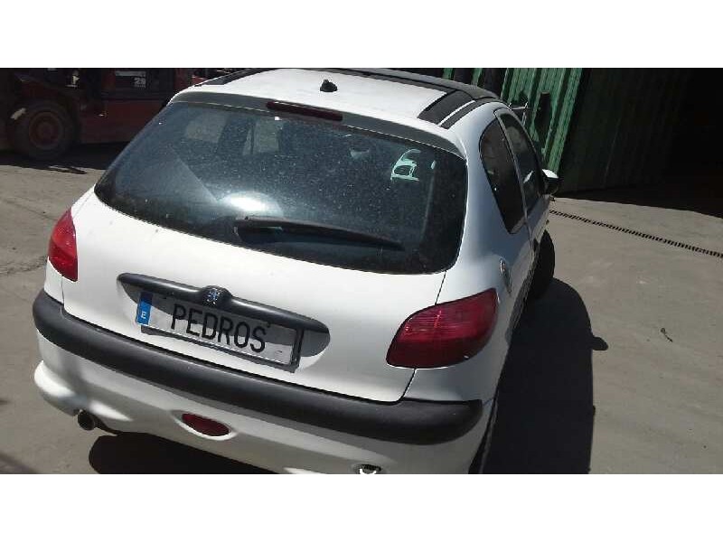 peugeot 206 berlina del año 2002