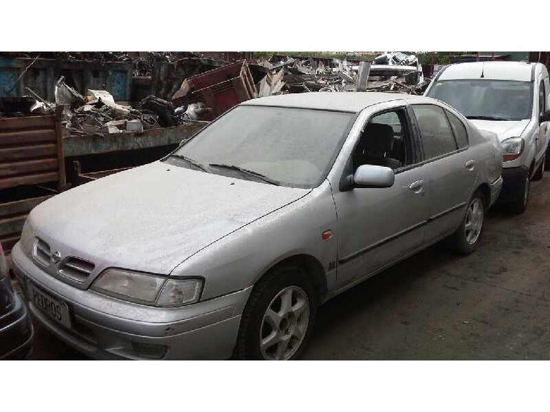 nissan primera berlina (p11) del año 1998