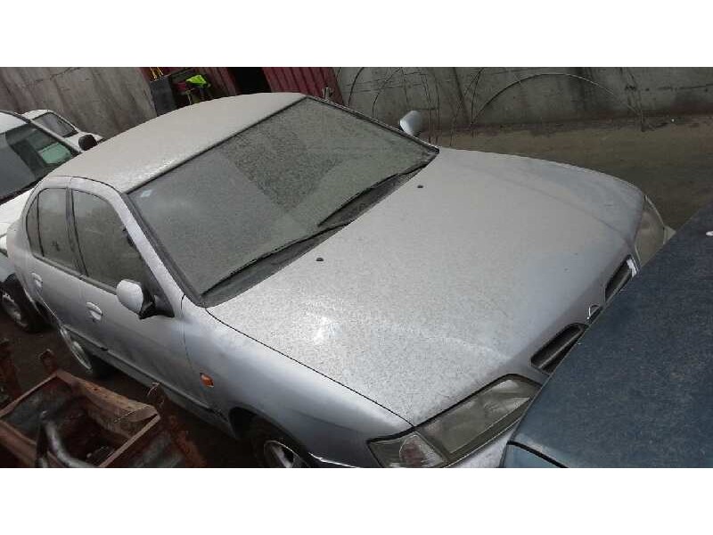 nissan primera berlina (p11) del año 1998
