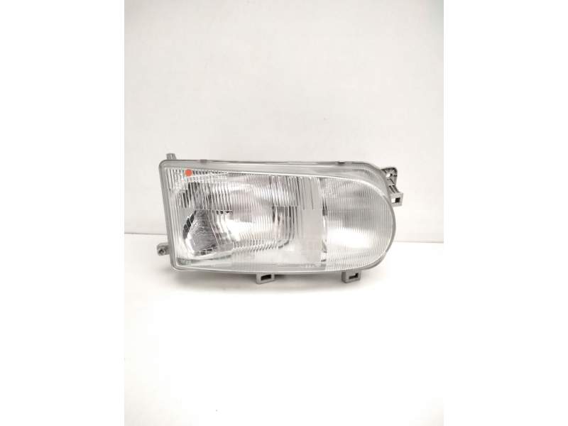Recambio de faro derecho para nissan serena (c23) 2.0 referencia OEM IAM 260107C001 NISSAN 67725900