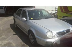 lancia lybra berlina del año 2000