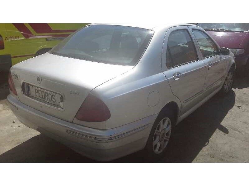 lancia lybra berlina del año 2000