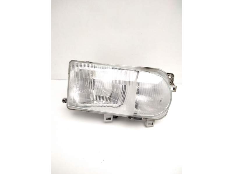 Recambio de faro derecho para nissan serena (c23) 2.0 d (kvjc23) referencia OEM IAM 260107C008 NISSAN 67735060