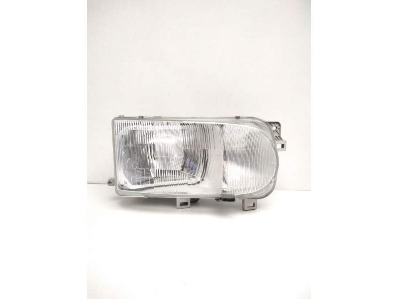 Recambio de faro derecho para nissan serena (c23) 2.0 d (kvjc23) referencia OEM IAM 260107C008 NISSAN 67735060