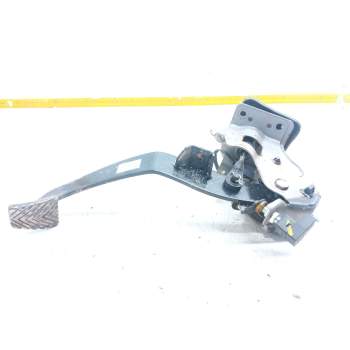 PEDAL EMBRAGUE 328022S050 