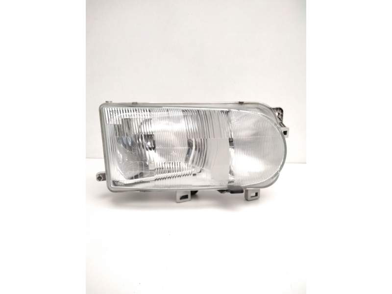 Recambio de faro derecho para nissan serena (c23) 2.0 referencia OEM IAM 260107C008 NISSAN 67735060