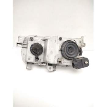 Recambio de faro derecho para nissan serena (c23) 2.0 referencia OEM IAM 260107C008 NISSAN 67735060