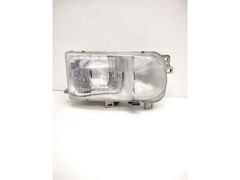Recambio de faro derecho para nissan serena (c23) 2.0 d (kvjc23) referencia OEM IAM 260107C008 NISSAN 67735060