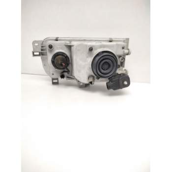 Recambio de faro derecho para nissan serena (c23) 2.0 d (kvjc23) referencia OEM IAM 260107C008 NISSAN 67735060