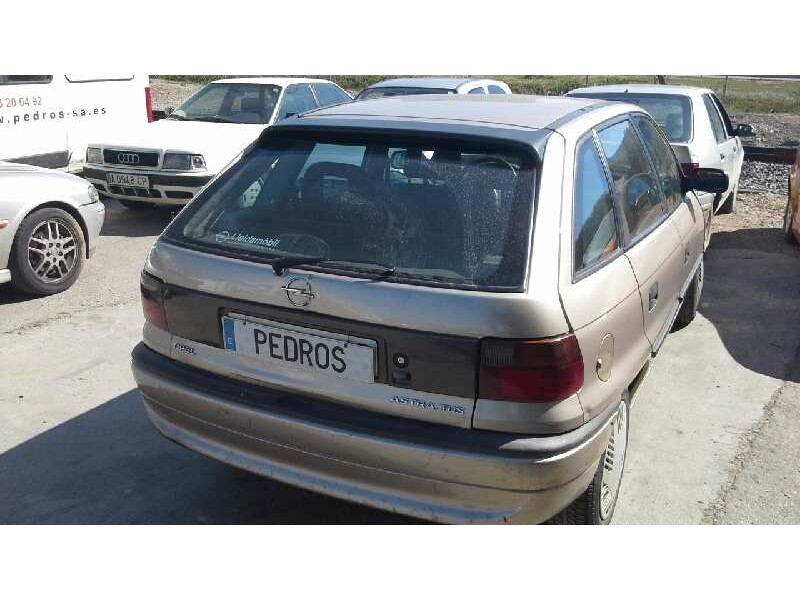 opel astra f berlina del año 1996