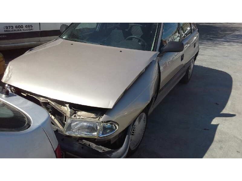 opel astra f berlina del año 1996