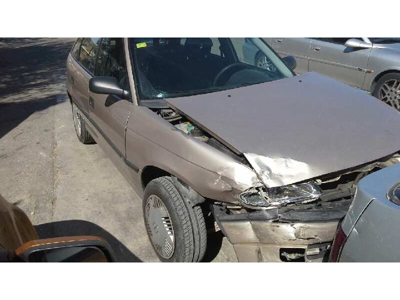 opel astra f berlina del año 1996