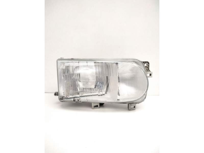 Recambio de faro derecho para nissan serena (c23) 2.0 d (kvjc23) referencia OEM IAM 260107C008 NISSAN 67735060