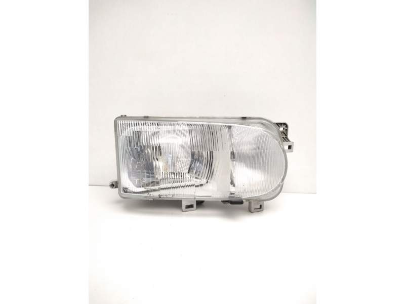 Recambio de faro derecho para nissan serena (c23) 2.0 d (kvjc23) referencia OEM IAM 260107C008 NISSAN 67735060