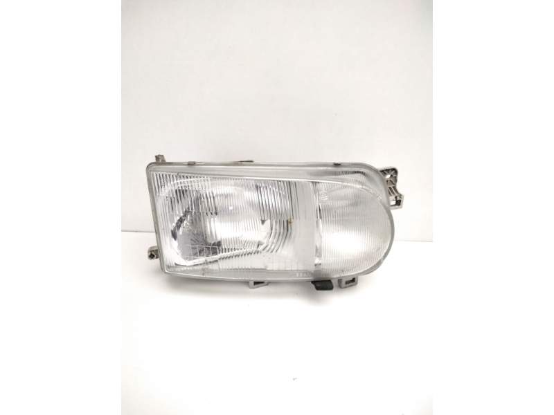 Recambio de faro derecho para nissan serena (c23) 2.0 d (kvjc23) referencia OEM IAM 260107C008 NISSAN 67735060