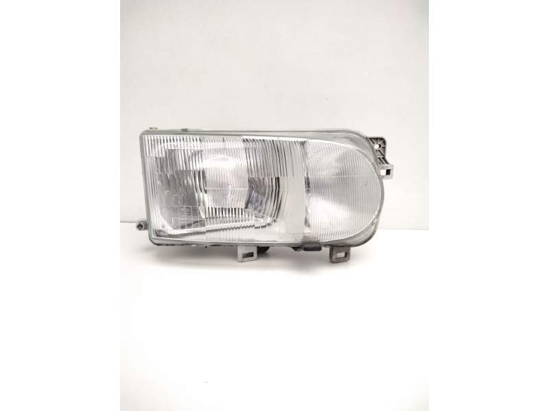 Recambio de faro derecho para nissan serena (c23) 2.0 d (kvjc23) referencia OEM IAM 260107C008 NISSAN 67735060