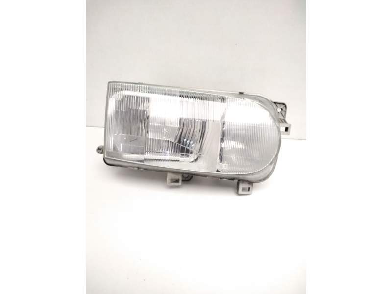 Recambio de faro derecho para nissan serena (c23) 2.0 d (kvjc23) referencia OEM IAM 260107C008 NISSAN 67735060