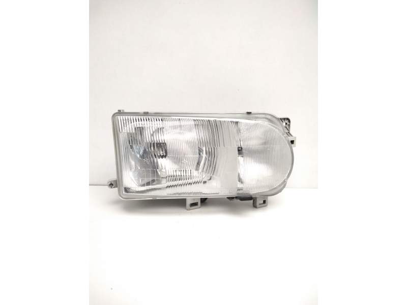 Recambio de faro derecho para nissan serena (c23) 2.0 d (kvjc23) referencia OEM IAM 260107C008 NISSAN 67735060