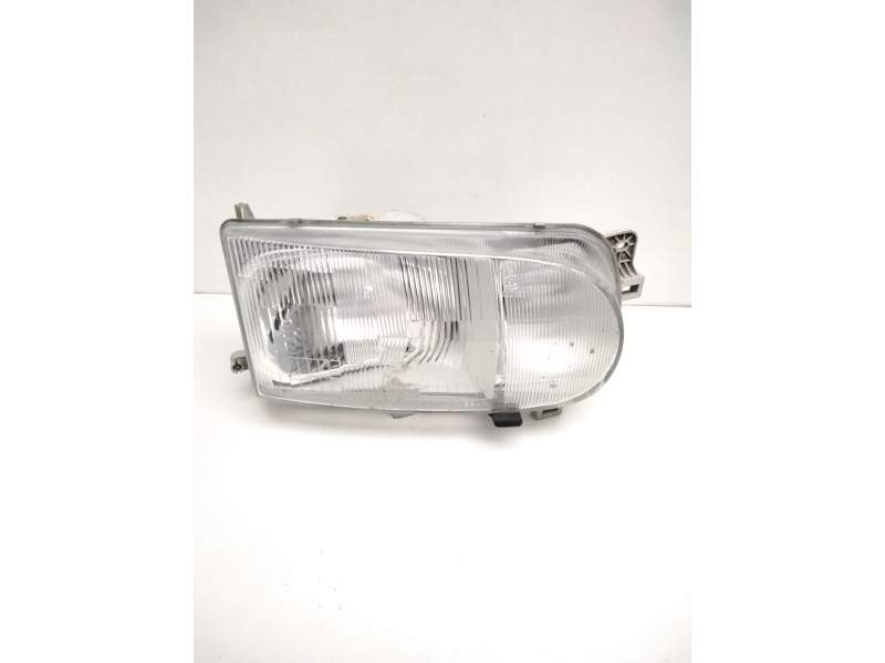 Recambio de faro derecho para nissan serena (c23) 2.3 d referencia OEM IAM 260107C008 NISSAN 67735060