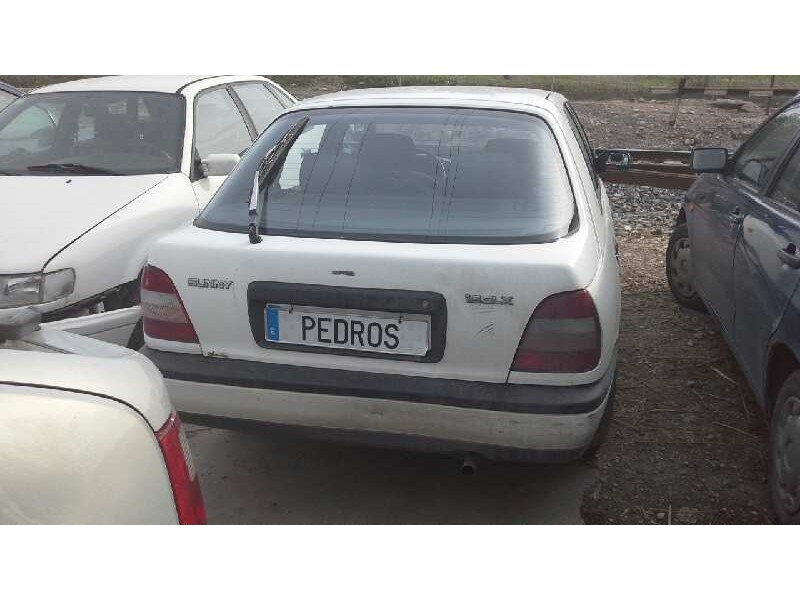 nissan sunny berlina (n14) del año 1994