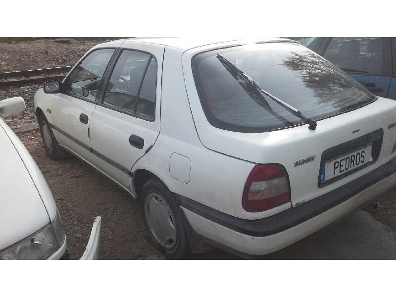 nissan sunny berlina (n14) del año 1994