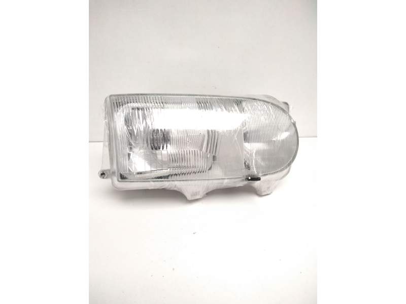 Recambio de faro derecho para nissan serena (c23) 2.0 d (kvjc23) referencia OEM IAM 260107C008 NISSAN 67735060