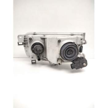 Recambio de faro derecho para nissan serena (c23) 2.0 referencia OEM IAM 260107C008 NISSAN 67735060