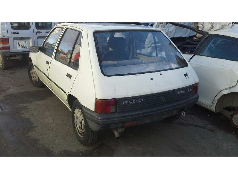 peugeot 205 berlina del año 1989