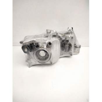 Recambio de faro derecho para nissan serena (c23) 2.0 d (kvjc23) referencia OEM IAM 260107C008 NISSAN 67735060