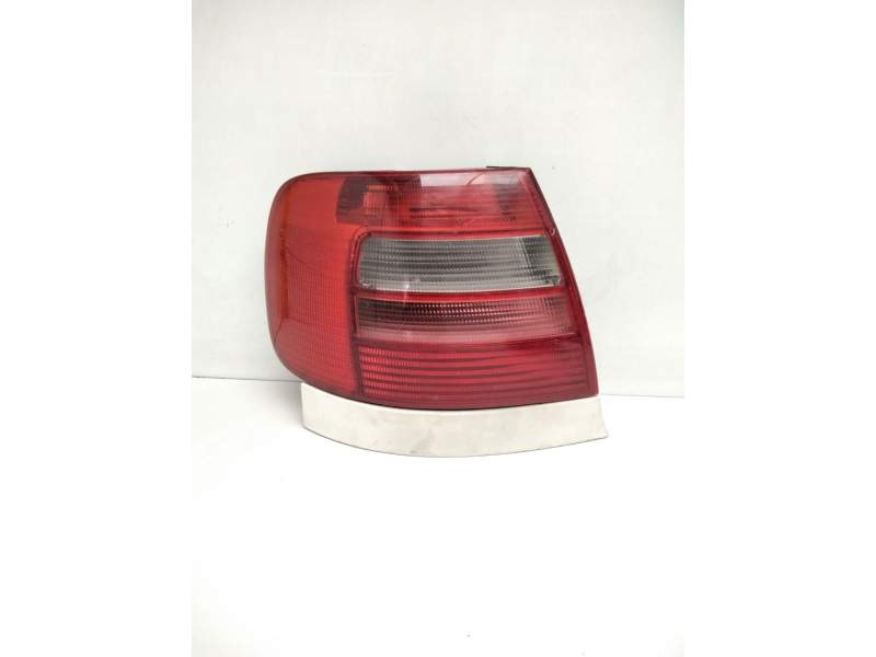 Recambio de piloto trasero izquierdo para audi a4 berlina (b5) 1.9 tdi referencia OEM IAM 8D0945095D  