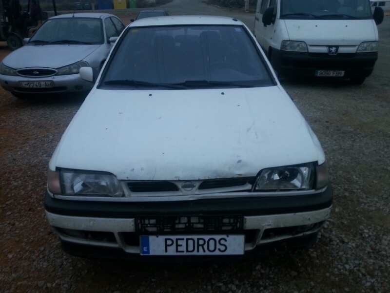nissan sunny berlina (n14) del año 1993