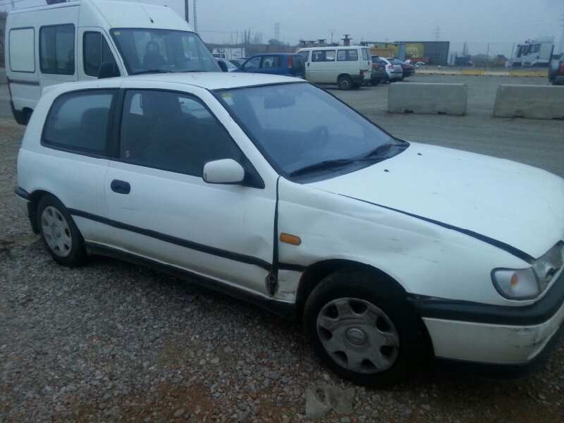nissan sunny berlina (n14) del año 1993