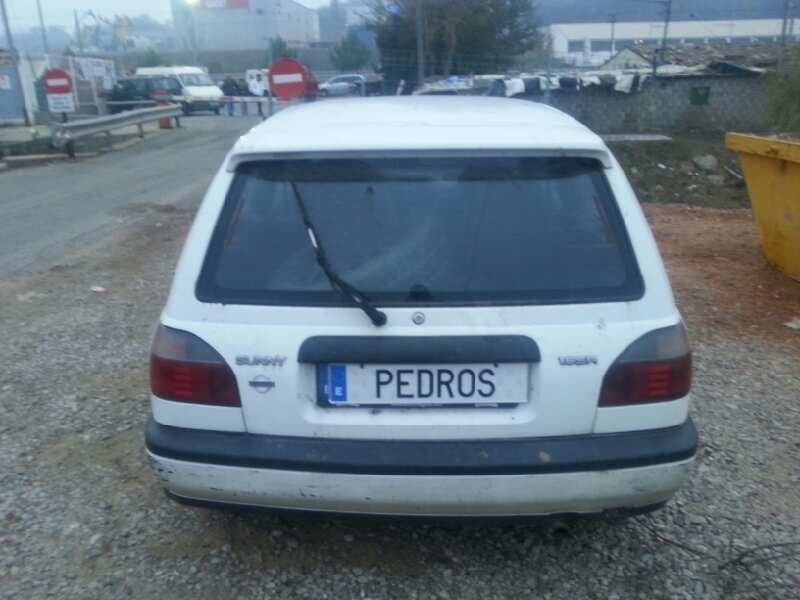 nissan sunny berlina (n14) del año 1993