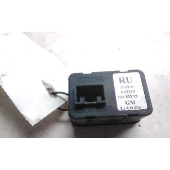 Recambio de mando elevalunas delantero izquierdo para opel corsa c club referencia OEM IAM 13363202 24409205 