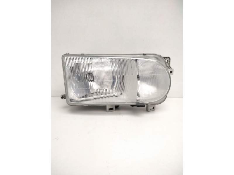 Recambio de faro derecho para nissan serena (c23) 2.0 d (kvjc23) referencia OEM IAM 260107C008 NISSAN 67735060