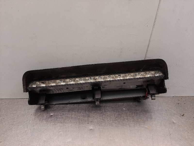 Recambio de piloto trasero central para opel corsa c club referencia OEM IAM 09114502 24416515 24517003