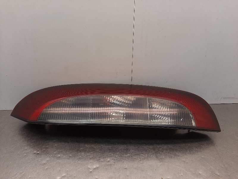 Recambio de piloto trasero derecho para opel corsa c club referencia OEM IAM 09114337 89302181 