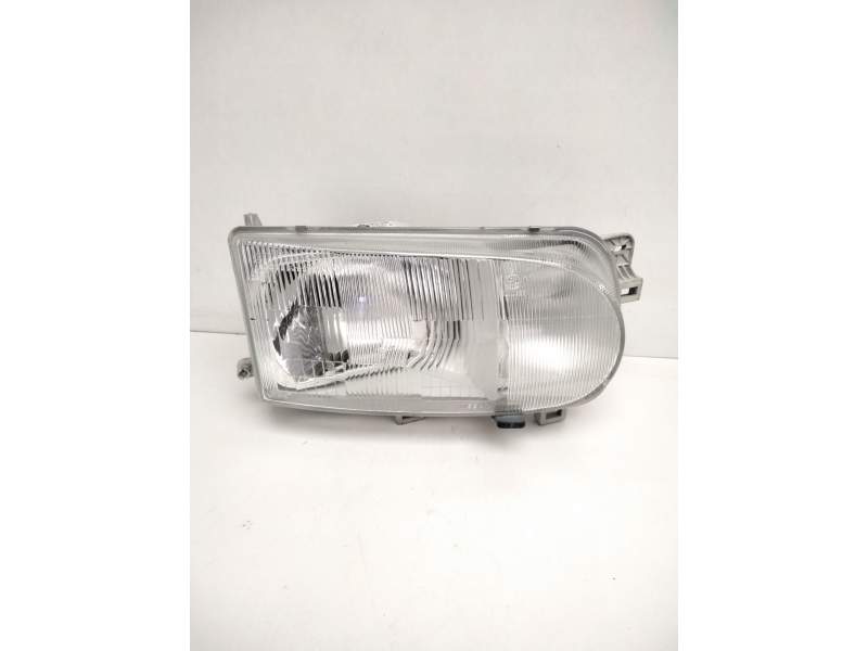 Recambio de faro derecho para nissan serena (c23) 2.0 d (kvjc23) referencia OEM IAM 260107C008 NISSAN 67735060