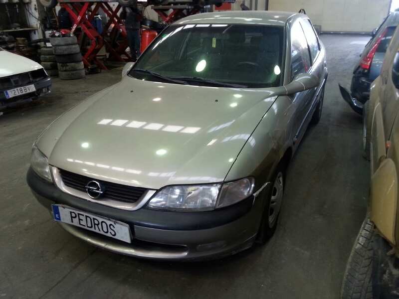 opel vectra b berlina del año 1996