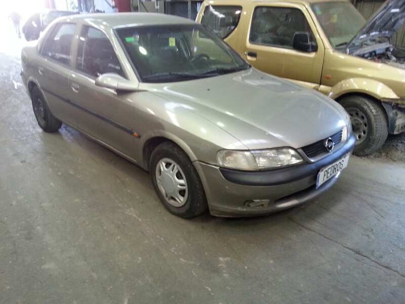 opel vectra b berlina del año 1996