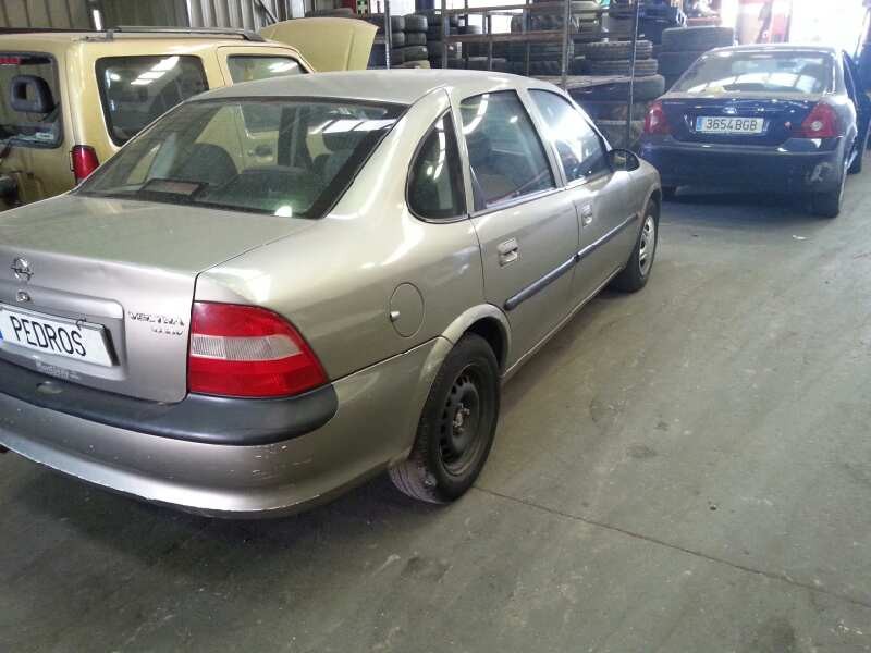 opel vectra b berlina del año 1996