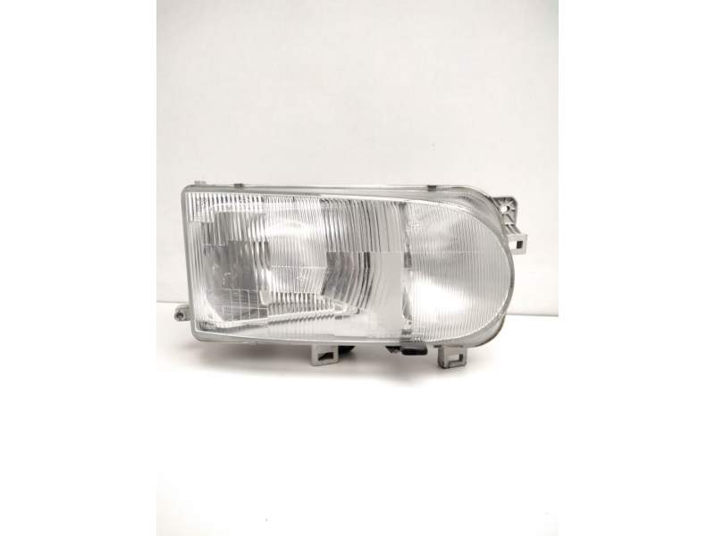 Recambio de faro derecho para nissan serena (c23) 2.3 d referencia OEM IAM 260107C008 NISSAN 67735060