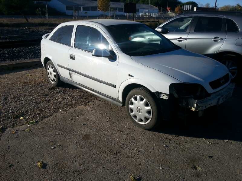 opel astra g berlina del año 1999
