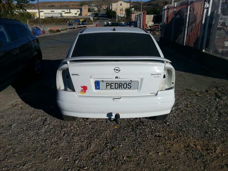 opel astra g berlina del año 1999