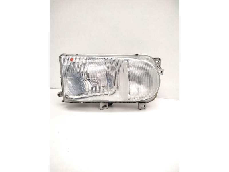 Recambio de faro derecho para nissan serena (c23) 2.0 d (kvjc23) referencia OEM IAM 260107C011 NISSAN 67736080