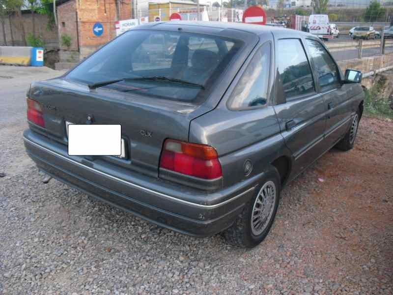 ford escort berlina/turnier del año 1992