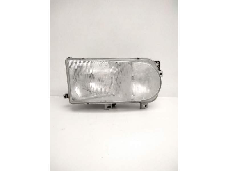 Recambio de faro derecho para nissan serena (c23) 2.0 d (kvjc23) referencia OEM IAM 260109C108 NISSAN 67626060