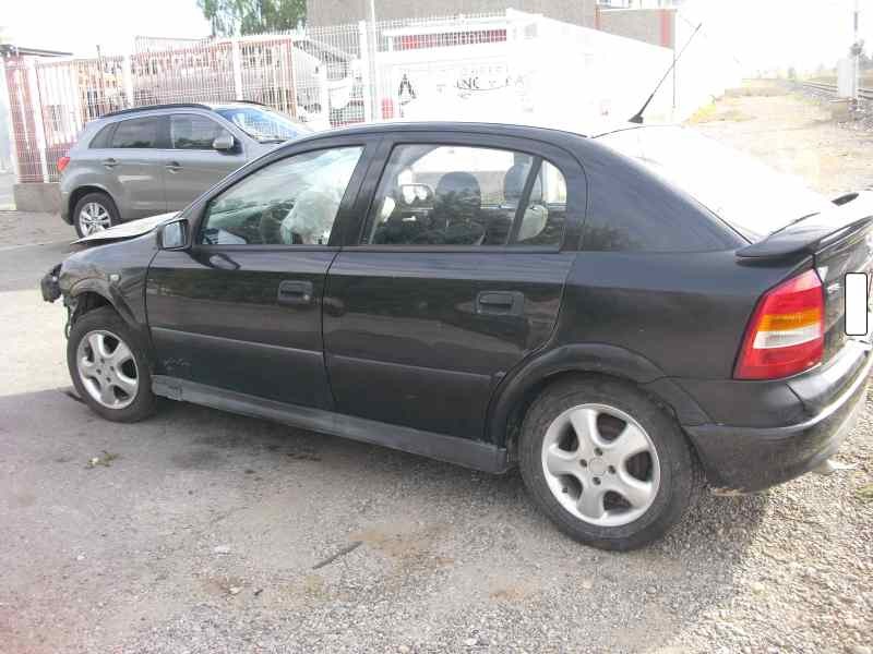 opel astra g berlina del año 2000
