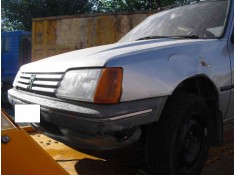 peugeot 205 berlina del año 1988